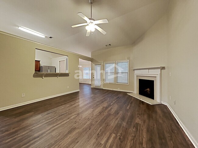 Photo - 2617 Woodford Ln