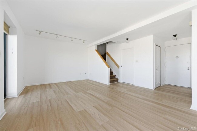 Photo - 100 W Broadway Unit 7C