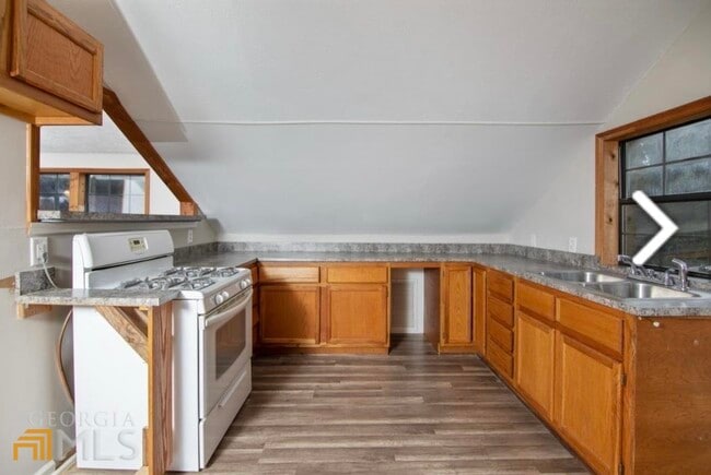 Photo - 741 Rosemont Rd