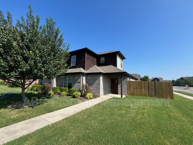 Building Photo - 3100 SW Warberry Ave Rental