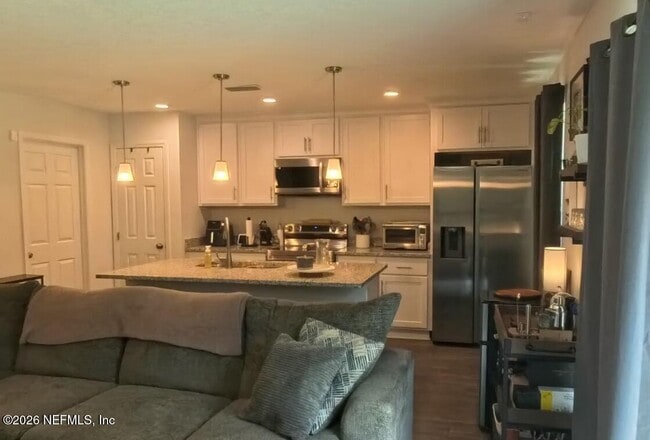 Photo - 8352 Hewitt St