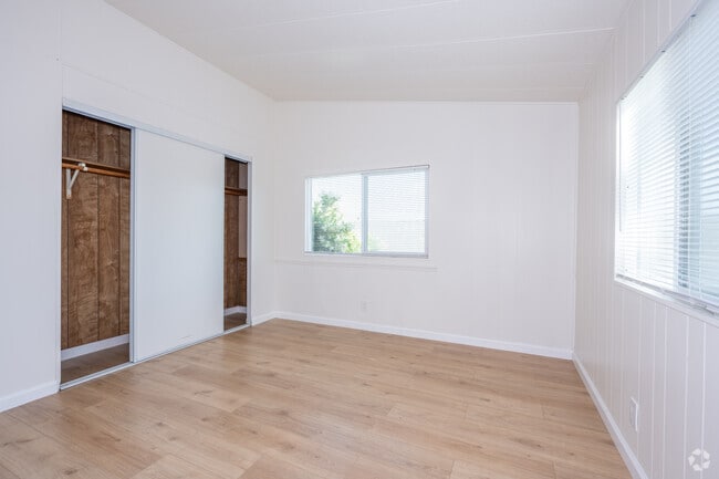 2BR, 2BA - 924SF - Primary Bedroom