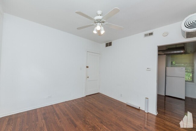 1921 W Winona St Unit 1