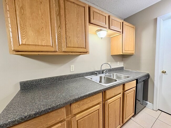 Photo - 403 Fox Run Ave Unidad 3