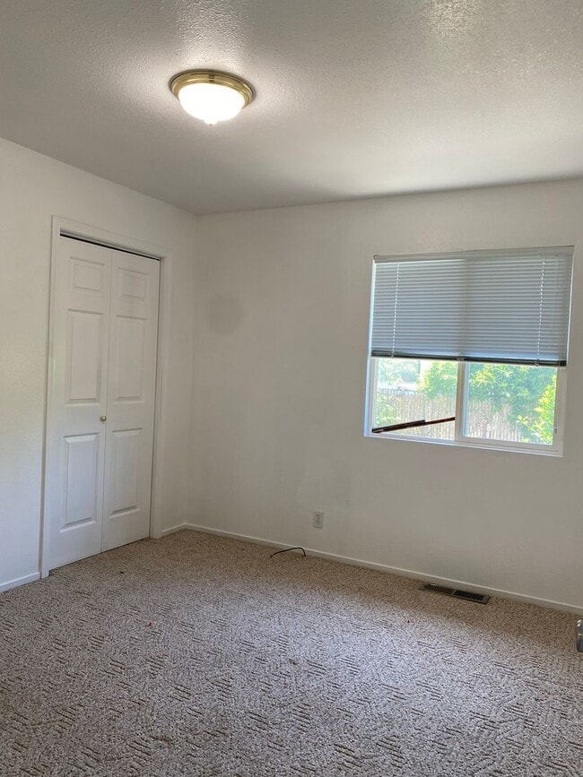 Photo - 2918 El Noble Ave