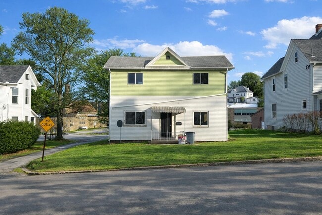 Building Photo - 301 Brown Ave