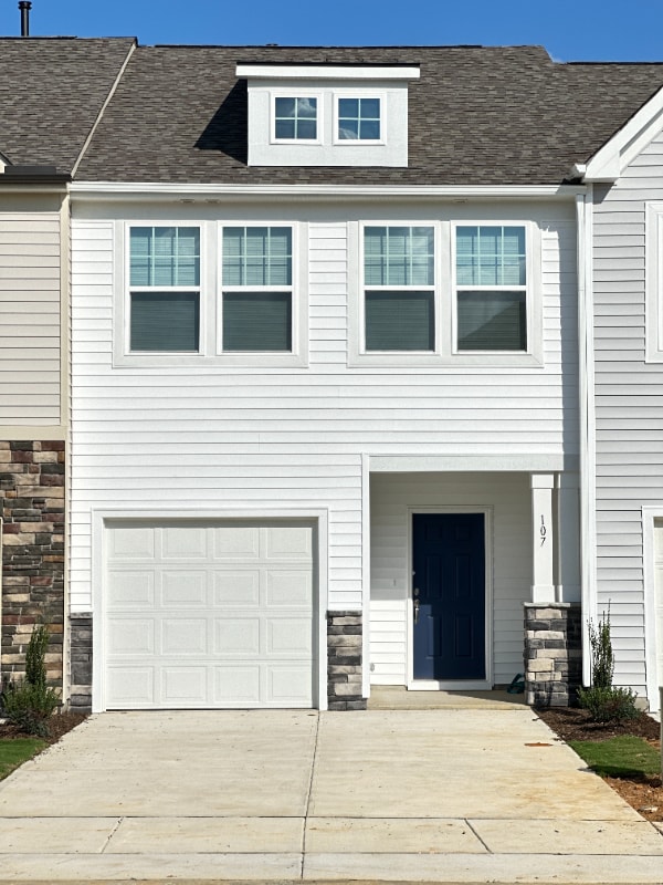 Building Photo - 107 Hyacinth Ln