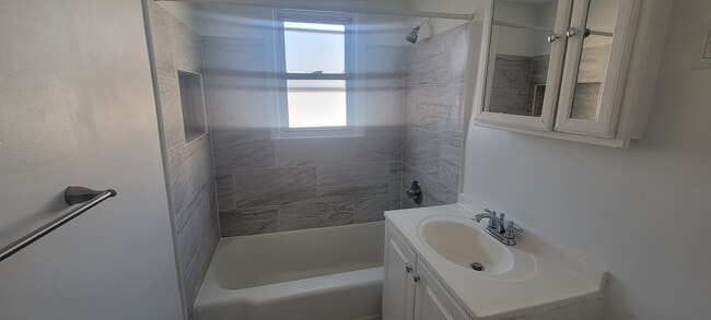 Photo - 135 Davenport Ave Unit # 2