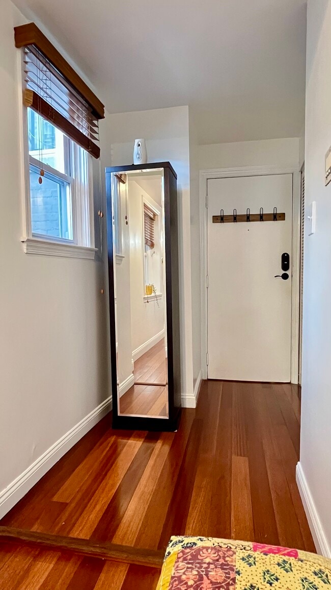 Entrada 1 - 512 Cathedral St Unidad 5