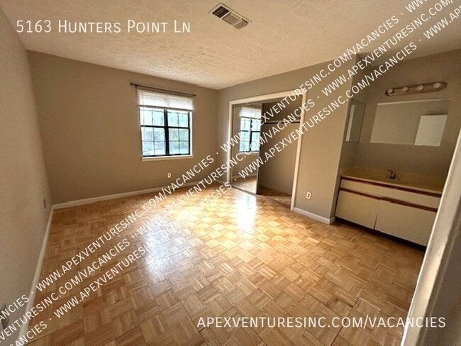 Photo - 5163 Hunters Point Ln