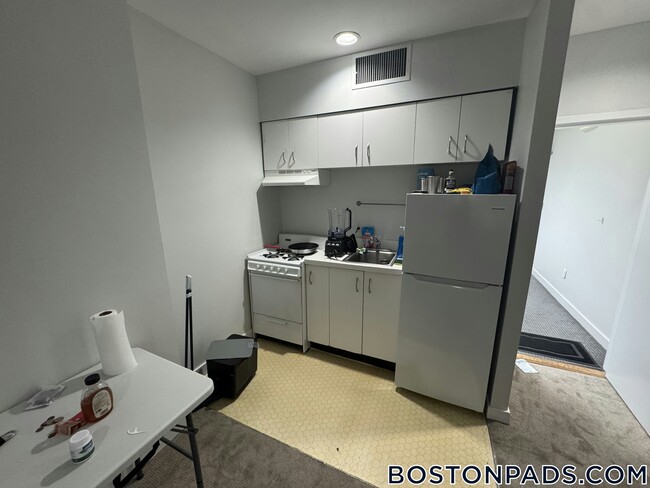 Building Photo - 548 Columbus Ave Rental