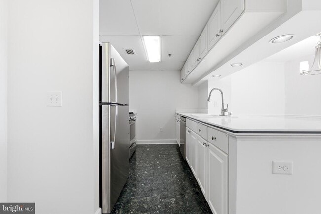 Building Photo - 1276 N Wayne St Unit 319