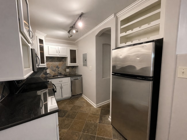 Photo - STUDIO APARTMENT LEASING NOW! 1/2 DEPOSIT SPECIAL Unit 30