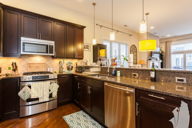 Photo - 2910 N Halsted St Unidad 302