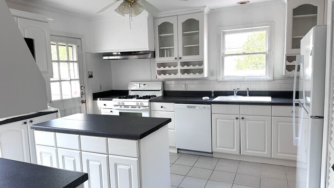 Photo - 213 Doddridge St