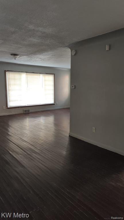 Photo - 8272 Outer Dr E