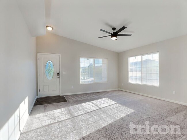 Photo - 17700 Smoketree Ct