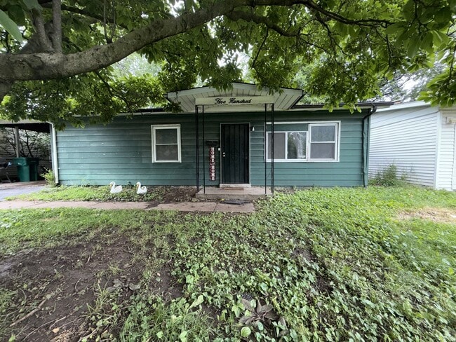 Building Photo - 500 St Thomas Ln