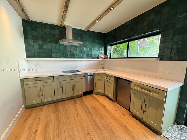 Photo - 23 NE 46th St