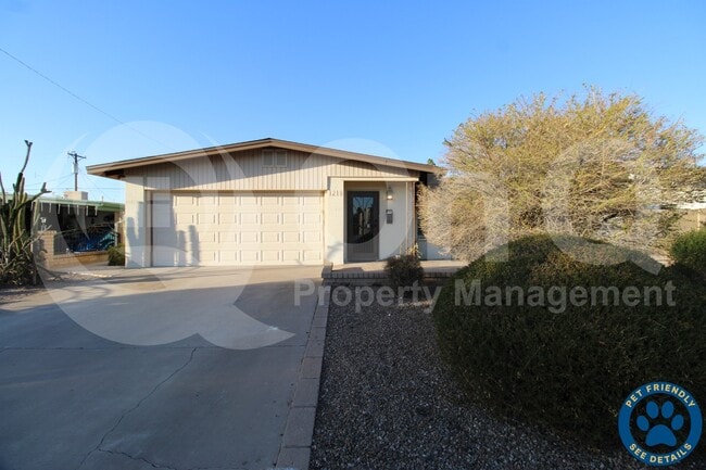 Building Photo - 1218 E Alameda Dr