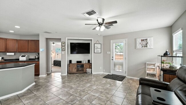 Photo - 208 Gatewood Clf