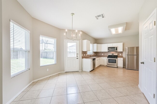 Building Photo - 19622 Hardwood Ridge Tr