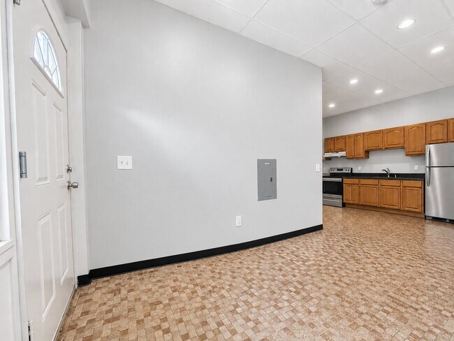 71 Catlin St Unit L20