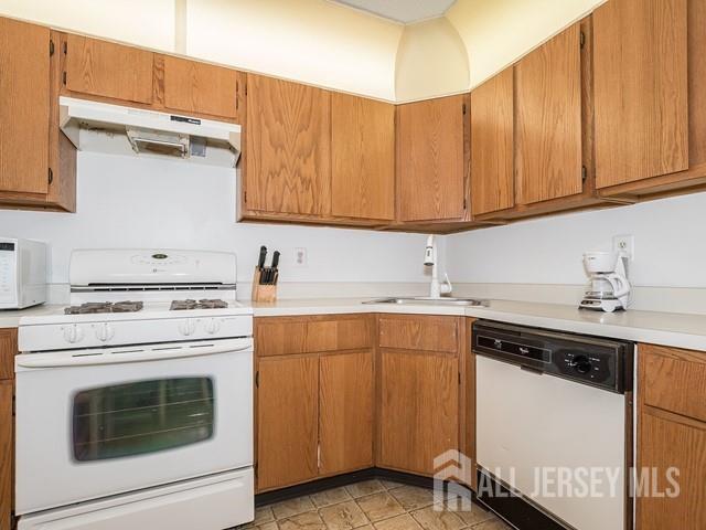 Photo - 395 Lancaster Ct