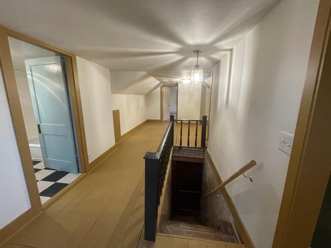 Entry - 252 George Wright Rd Unit #1