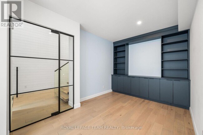 Photo - 679 Broadview Ave