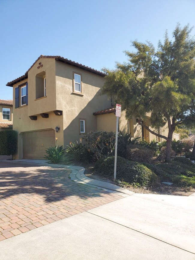 Stunning 3 bedroom 2.5 bath townhome in Sa... - Stunning 3 bedroom 2.5 bath townhome in Sa...