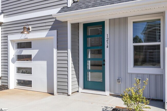 Photo - 1234 Westgate Vlg Dr