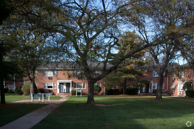 Building Photo - Hunterdon Mews Rental