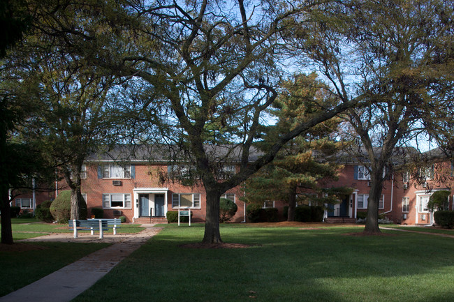 Hunterdon Mews - Hunterdon Mews Apartments