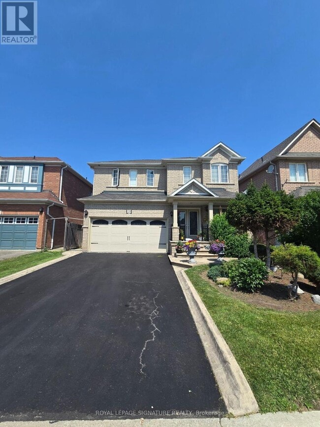 Photo - 19 Red Plant Crescent