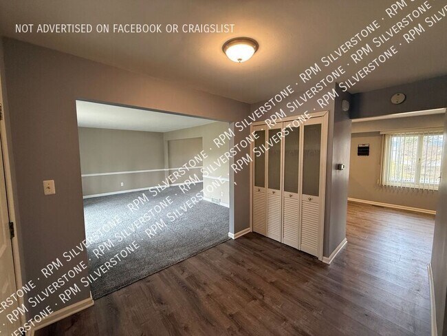 Photo - 5283 Rostraver Ct