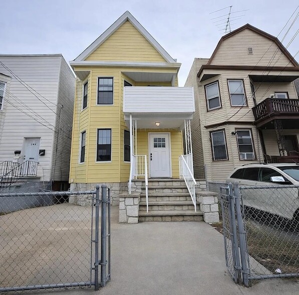 Photo - 144 Stevens Ave