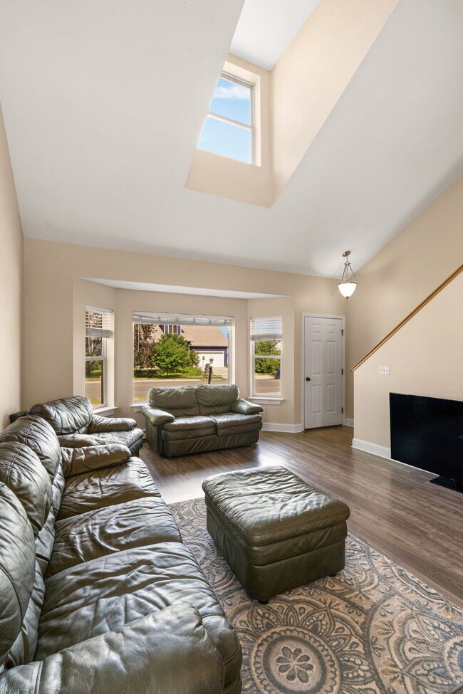 Photo - 306 Golden Valley Dr