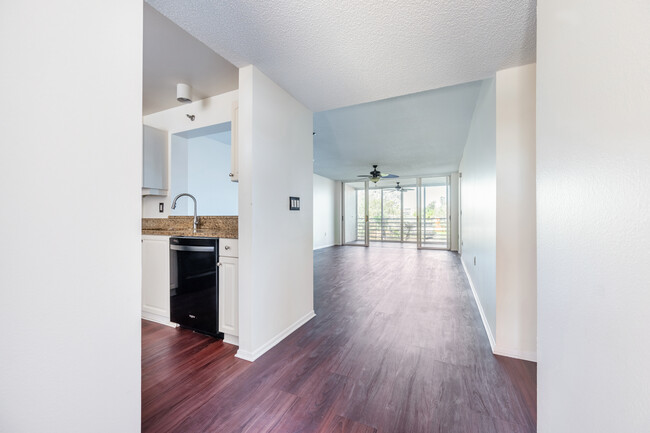 Photo - 4570 Pinebrook Cir Unidad #202 Rental