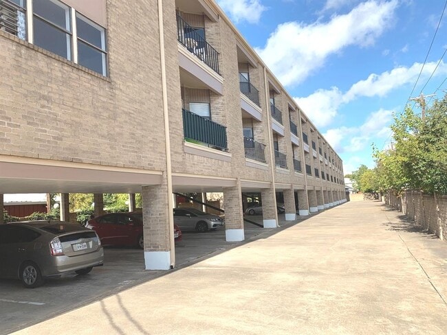 Building Photo - 3316 Guadalupe St Unit 209 Rental