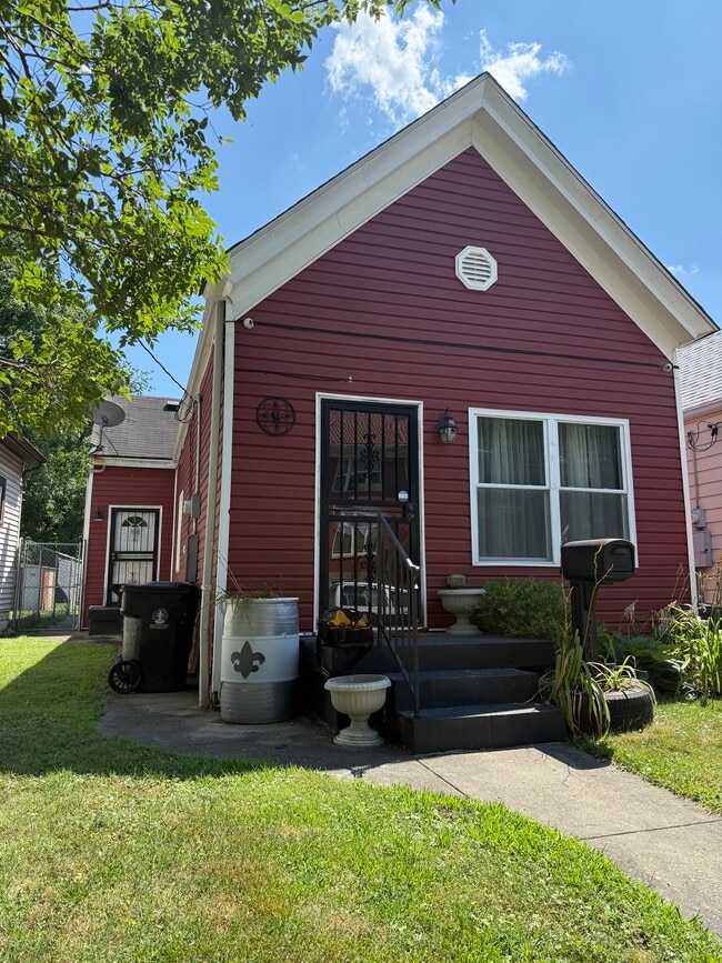 Building Photo - 3446 W Jefferson St Rental