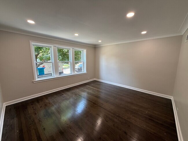 Photo - 1637 Elmwood Ave Unidad 1