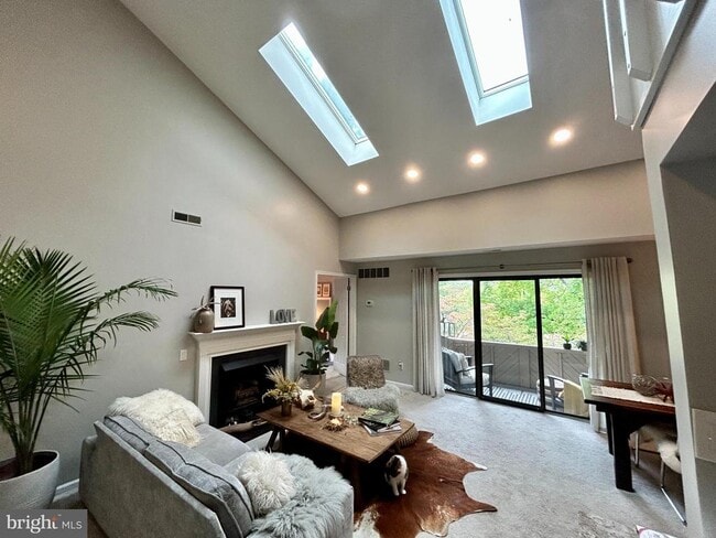 Building Photo - 1709 Mountainview Dr