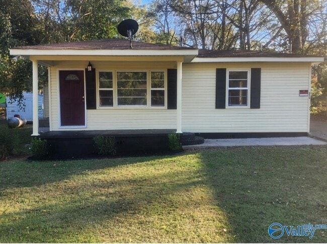 Photo - 325 S Plymouth Rd NW House