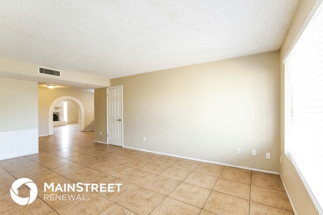 Photo - 5311 W Holly St