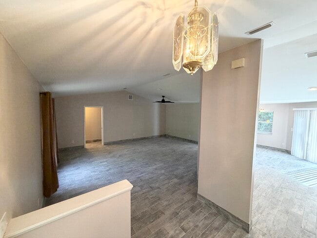 Photo - 64 Welling Ln