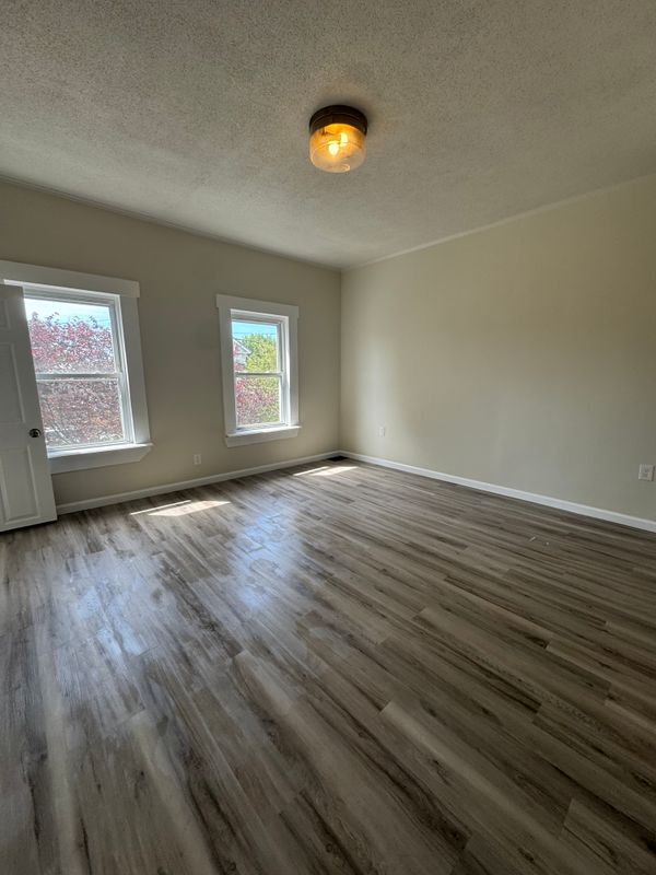 64 New Bridge St Unit 2
