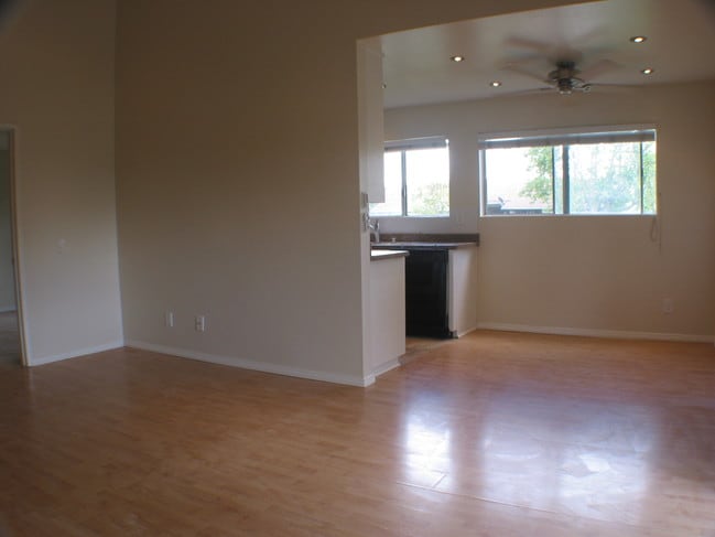 23236 Orange Ave Unit 4