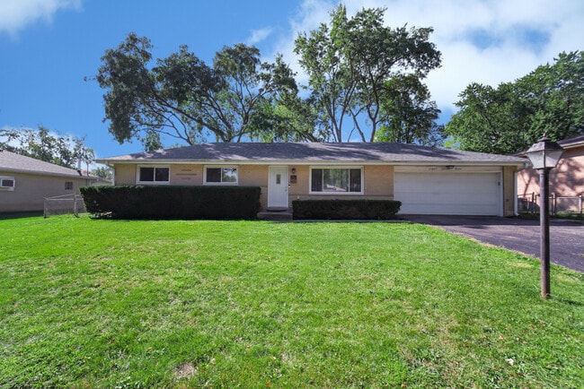 Building Photo - 879 E Holly Way Rental