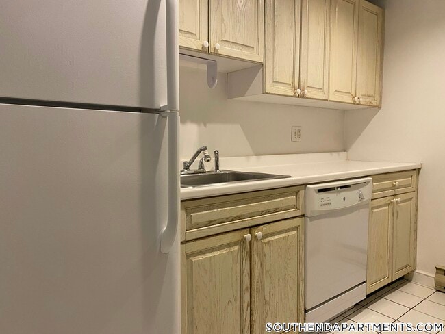 Building Photo - 1742 Washington St